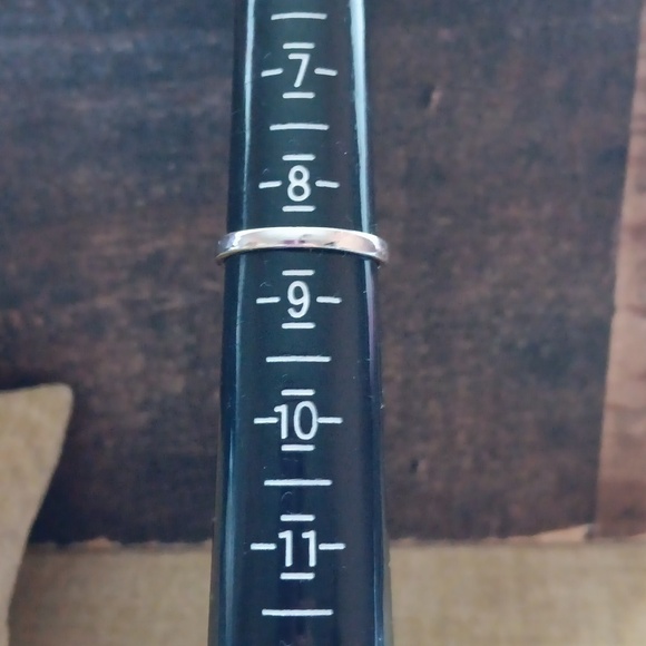 Rectangular Multi Faceted Deep Red Glass Silver Ring - Picture 11 of 15